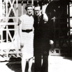 Portinari com sua irmã Olga. Rio de Janeiro, 1937